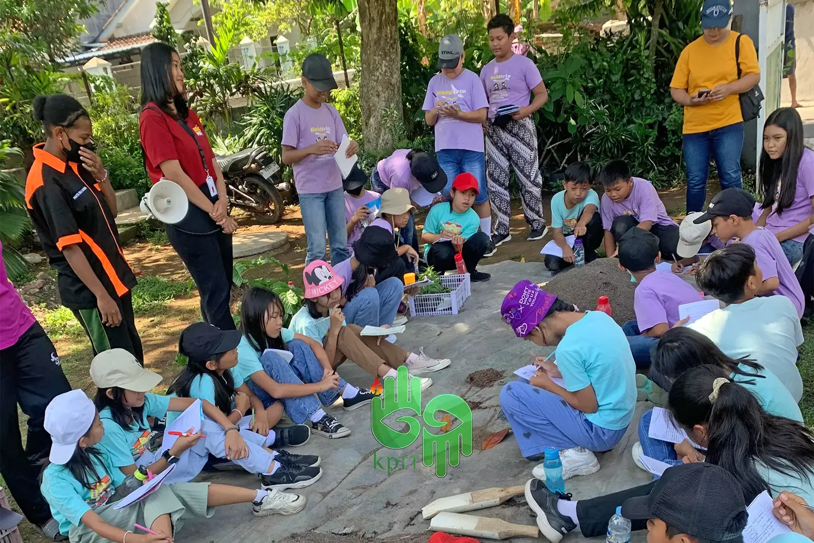 semangat-belajar-bertani-overplanting-jadi-aktivitas-menyenangkan-bagi-102-siswa-sd-kanaan-ungaran