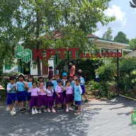 Petualangan Seru KB-TK Kanisius di KPTT Salatiga: Menanam Bibit dan Memberi Makan Sapi!